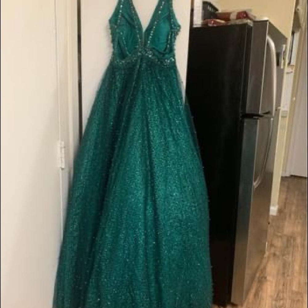 Very elegant and gorgeous dress can be for prom or wedding